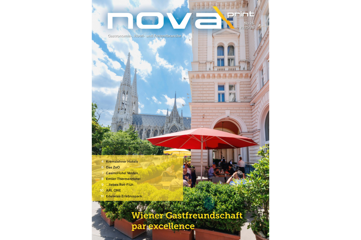 Deckblatt der novaprint, Gastrobereich vor einem Hotel und Kirche im Hintergrund